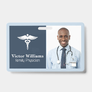 Crachá Médico Sorrindo Logotipo de Saúde Médica