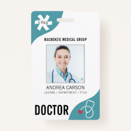 Crachá Médico teórico editável por estetoscópio