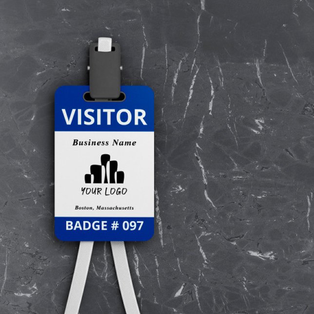 Crachá Modelo de logotipo de visitante branco azul limpo (Criador carregado)