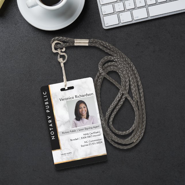 Crachá Notícias Profissionais Douradas do Mármaco Branco  (Criador carregado)