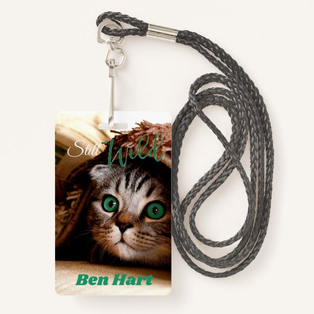 Crachá O Gato Ainda Está Selvagem (Frente com cordão)