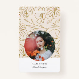 Crachá Padrão Dourado Floral Minimalista Moderno