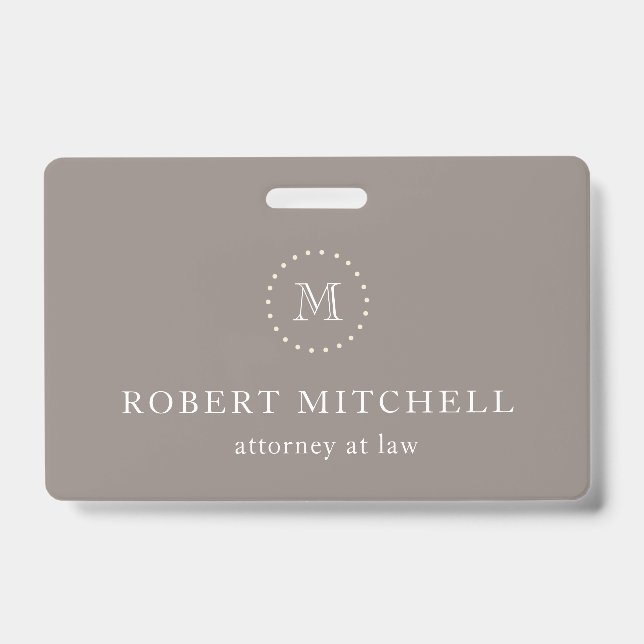 Crachá profissional elegante monograma castanho (Frente)