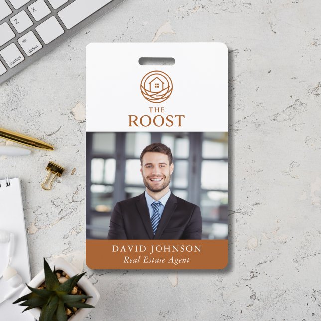 Crachá Real Estate Agent Modern Photo QR Code Logo (Real Estate Agent Modern Photo QR Code Logo Badge)