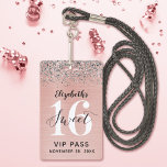 Crachá Rosa Dourado Doce 16 Aniversário VIP<br><div class="desc">Uma maneira inteligente de convidar seus convidados para sua doce festa de aniversário 16. Esses rosa personalizados convites para crachás de aprovação de 16 VIP, doces de ouro, têm certeza de impressionar seus convidados. Design apresenta um metal esfregado de rosa dourado falso com brilho prateado e uma fonte moderna escrita...</div>