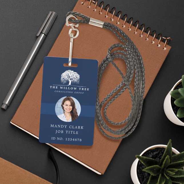 Crachá Rustic Modern Navy & White Willow Tree Logo Photo (Criador carregado)