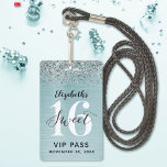 Crachá Teal Blue Sweet 16 Aniversário VIP<br><div class="desc">Uma maneira inteligente de convidar seus convidados para sua doce festa de aniversário 16. Esses rosa personalizados convites para crachás de aprovação de 16 VIP, doces de ouro, têm certeza de impressionar seus convidados. Design apresenta um metal azul-lacre falso com brilho prateado e uma fonte moderna de escrita manual. Personalize...</div>