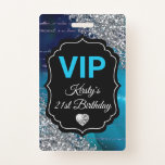 Crachá Teal Smermaid Letters Silver Glitter Birthday VIP<br><div class="desc">O item Chic Birthday apresenta um lindo azul lacrimejante e letras maiúsculas e minúsculas de fundo com brilho prateado e um coração de diamante.</div>