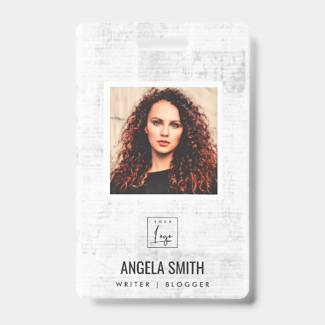 CRACHÁ TEXTURA DE JORNAL FUNCIONÁRIO FOTO CÓDIGO DE BARRA (Frente)