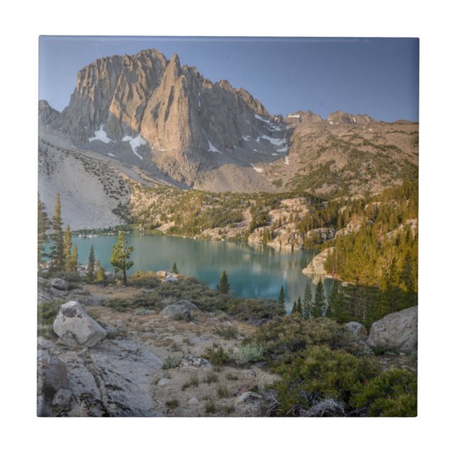 Crag do templo e segundo lago (Frente)