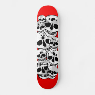 Crânios de pintura vermelha de skate preto