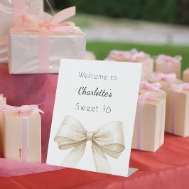 Cream beige arco Sweet 16 Welcome