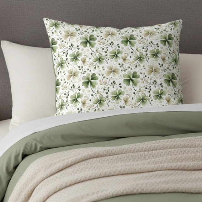 Creamy Beige Green Watercolor Shamrocks Pattern (Criador carregado)