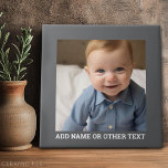 Crie sua própria borda de cinzas da Galeria de Fot<br><div class="desc">Adicione sua selfie ou retrato favorito de um amigo. Use uma foto quadrada para criar um presente exclusivo e pessoal. Se precisar ajustar as fotos,  clique na ferramenta personalizar para fazer alterações.</div>