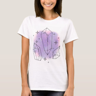 Cristais com camisa de fundo roxa