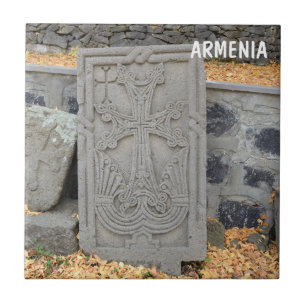 Cruzamentos de pedra antigos (khachkars) na Armên