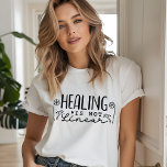 Curar Não É Linear Grief Dizer Palavra<br><div class="desc">A cura não é linear Grief Sayings Cotação de Doodle Floral Floral apresenta o texto "Healing Not Linear" (A cura não é linear) na moderna escrita negra tipografia acentuada por um coração amoroso e rabiscos de flores. Projetado pelo Evco Studio www.zazzle.com/store/evcostudio</div>