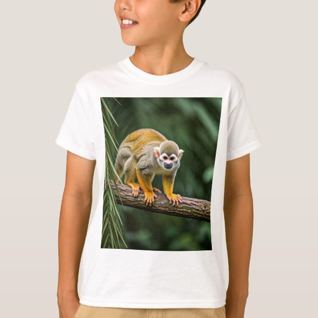 Curioso macaco esquilo na camisa da selva (Frente)