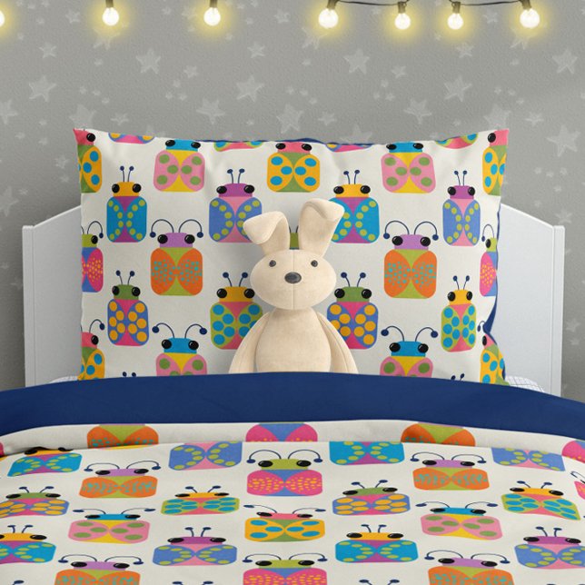 Cute Ladybug Pattern on Cream (Criador carregado)