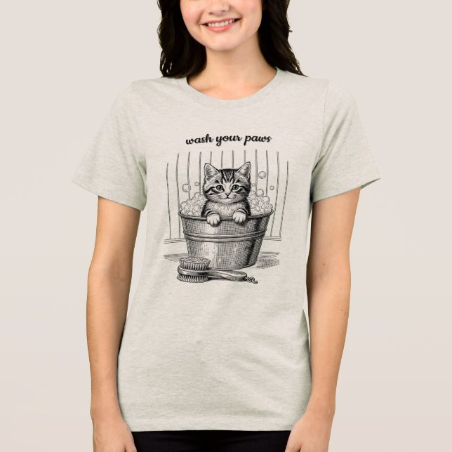 Cute Vintage Bathing Kitten  T-Shirt (Frente)