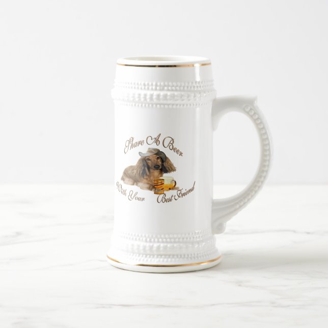 Dachshund Compartilha Uma Caneca de cerveja De Cer (Direita)