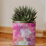 Damasco Branco Vintado Esmaecido Na Cor De Água Ro<br><div class="desc">Design de azulejo de cerâmica,  bonito e clássico,  com cor damasco branca esmaecida sobre fundo de aquarela de gradiente rosa.</div>