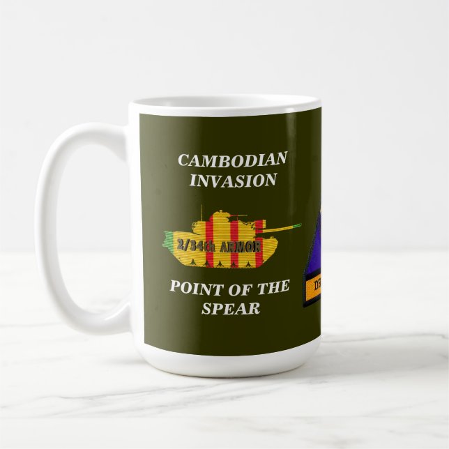 De Café 2/34th Caneca cambojana do tanque da invasão VSR (Esquerda)