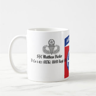 De Café 82nd caneca transportada por via aérea
