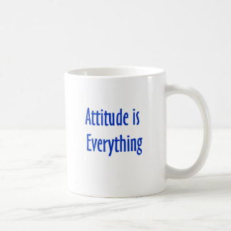 De Café A atitude é tudo caneca