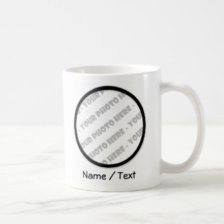 De Café A caneca redonda branca da foto & do texto - criar
