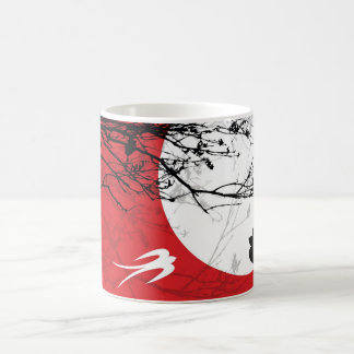 De Café Andorinhas orientais na caneca do luar
