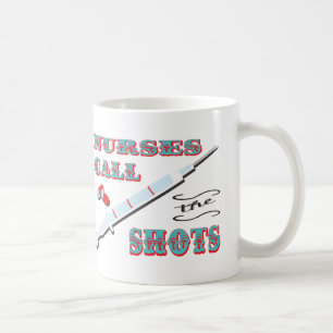De Café As enfermeiras chamam a caneca dos tiros