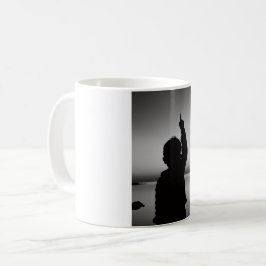 De Café beber com nova caneca muito grande