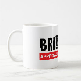 De Café Bridezilla - aproximação com caneca do cuidado