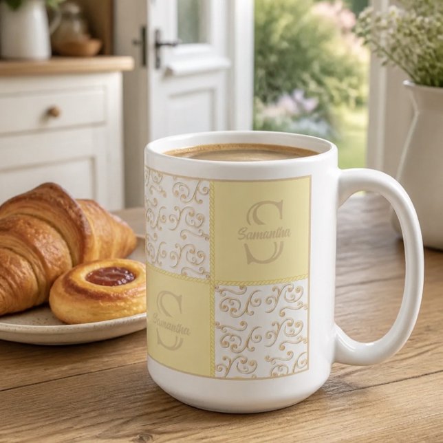 De Café Caneca Amarela com Nome e Monograma (Criador carregado)