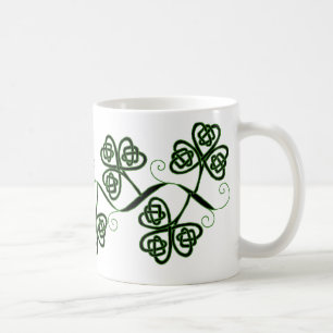 De Café Caneca celta do trevo do nó no preto e no verde