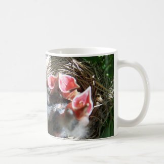 De Café Caneca com fome dos bebês