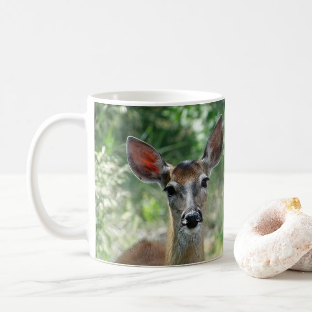 De Café Caneca D33 da corça cervo-de-cauda-branca (Com Donut)