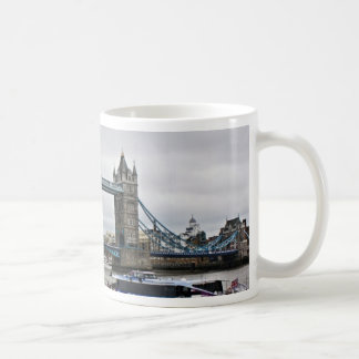 De Café Caneca da ponte da torre