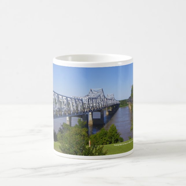 De Café Caneca da ponte do rio Mississípi (Centro)