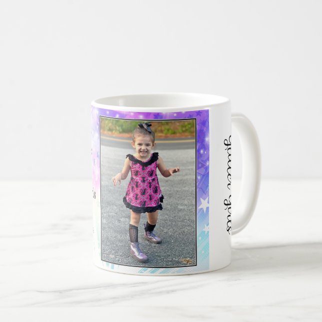 De Café Caneca da Senhorita Outubro 2026 (Frente Esquerda)