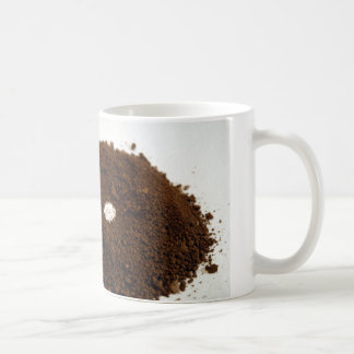 De Café Caneca da sujeira do entulho