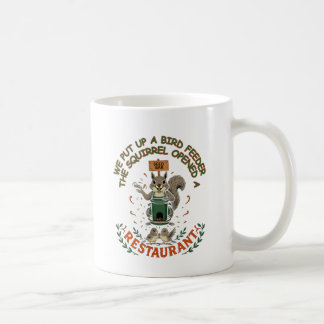 De Café Caneca Divertida Esquilo Abriu um Restaurante
