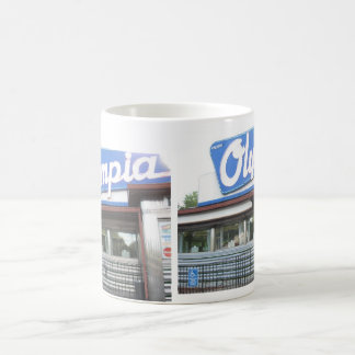 De Café Caneca do comensal da Olympia