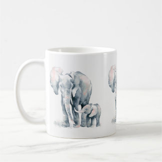 De Café Caneca do elefante, mãe do elefante e criança,