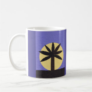 De Café Caneca do índigo com palma e a Lua cheia mostrada