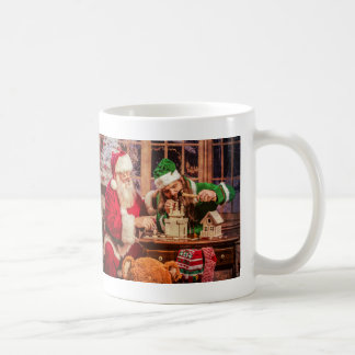 De Café Caneca do papai noel com duende e canto
