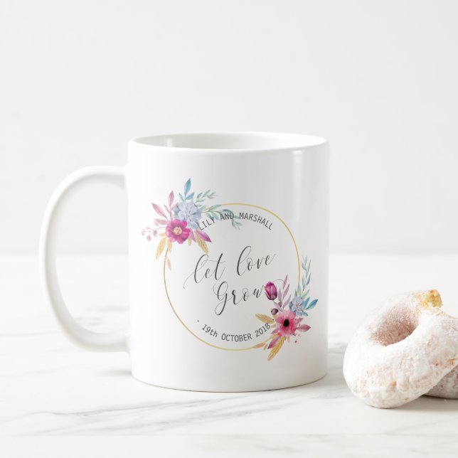 De Café Caneca floral elegante do Sr. & da Sra. Casamento (Com Donut)