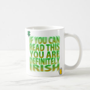 De Café Caneca irlandesa bêbeda