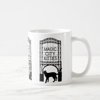 De Café Caneca mágica dos gatinhos da cidade